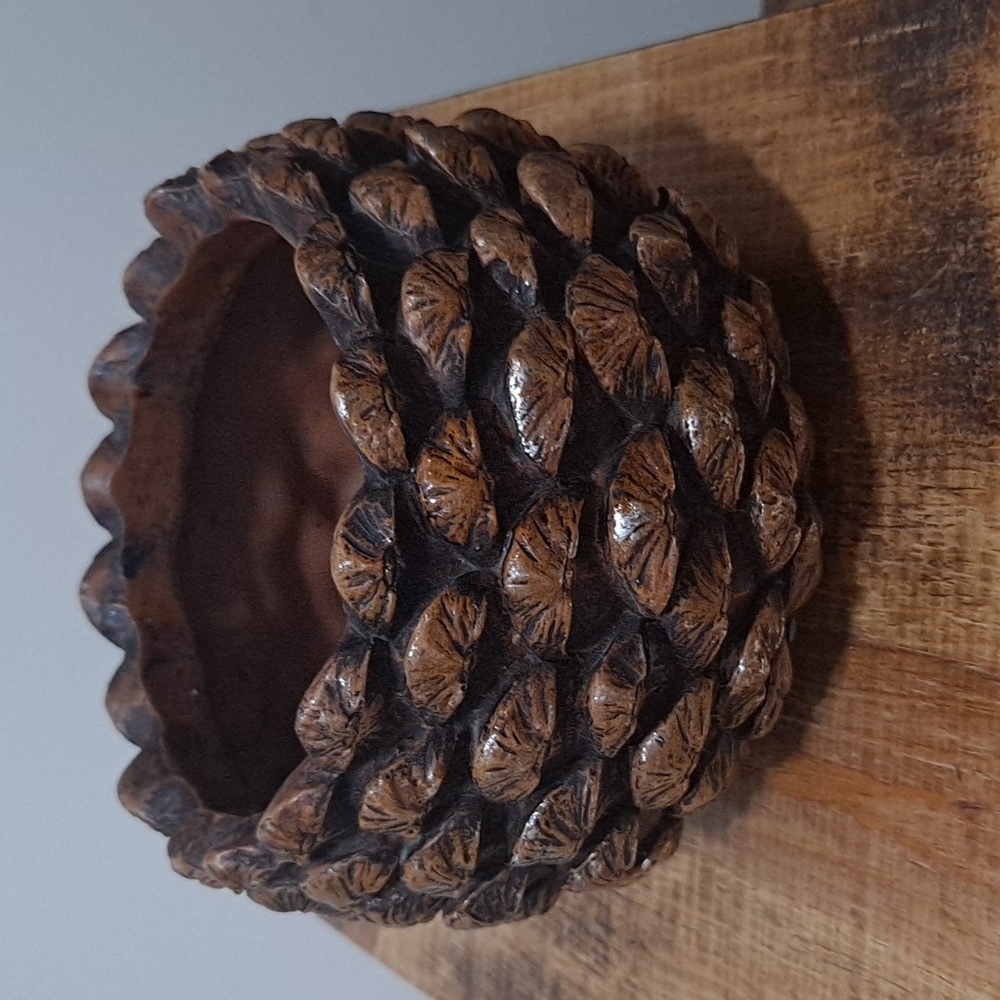 Yankee Candle Pinecone candle holder